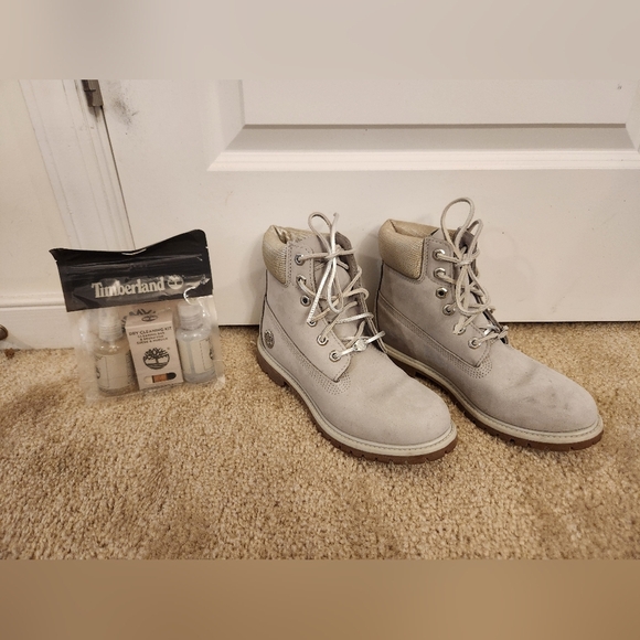 Womens Timberland Gray And Silver Boots Size 8 With Cleaning Kit Suede Leather - Picture 1 of 8